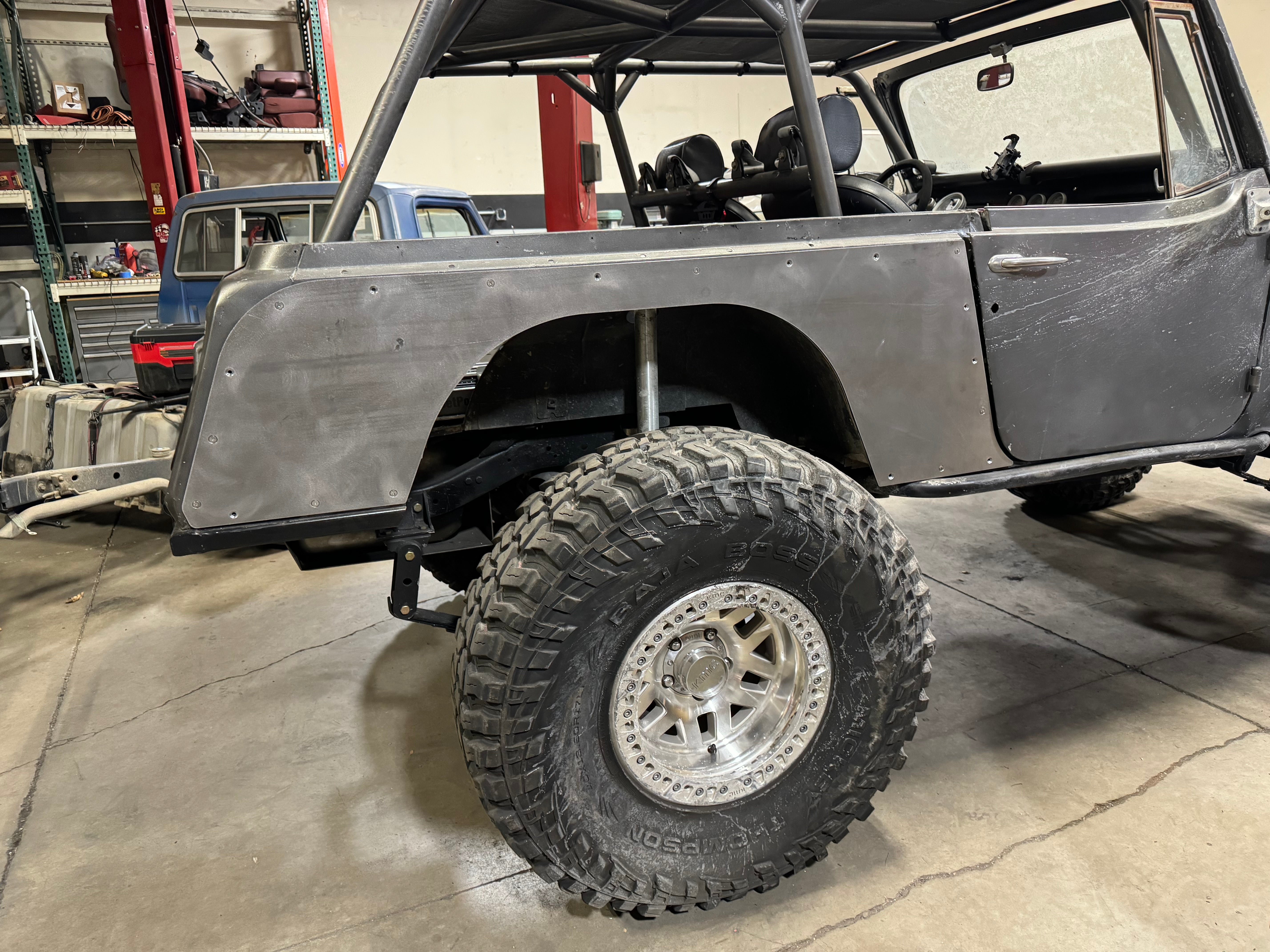 Jeepster Rear Armor - 3" Stretch